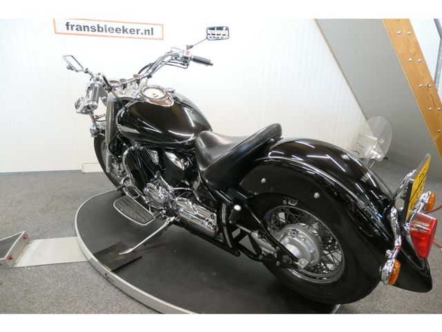 yamaha - xvs-1100-a-dragstar-classic