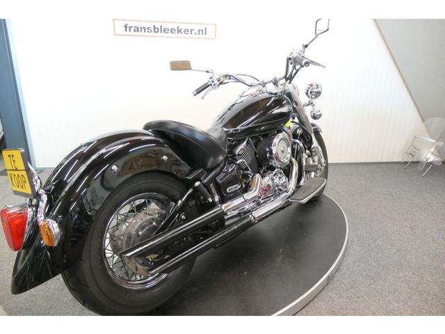 yamaha - xvs-1100-a-dragstar-classic