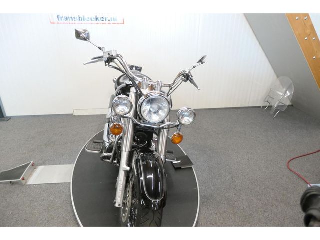 yamaha - xvs-1100-a-dragstar-classic
