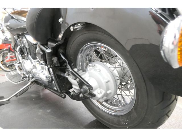 yamaha - xvs-1100-a-dragstar-classic