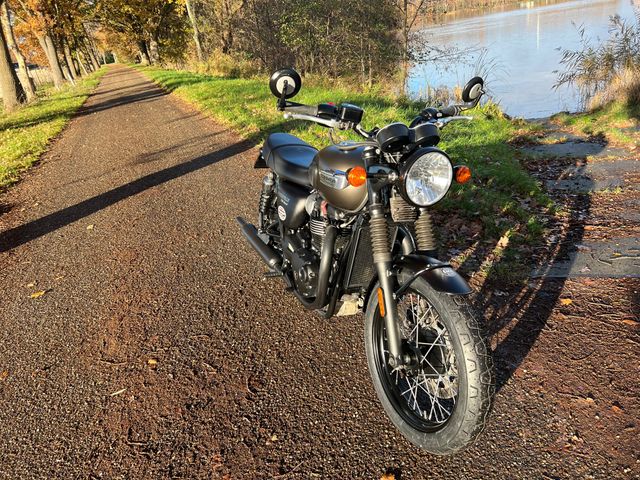 triumph - bonneville-t-100-black