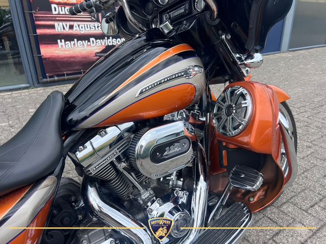 harley-davidson - street-glide-cvo-flhxse