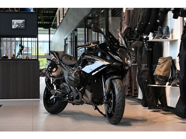 bmw - r-1300-rs