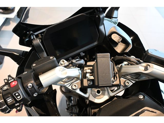 bmw - r-1300-rs