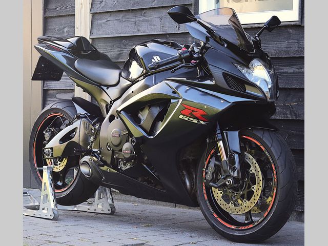 suzuki - gsx-r-750