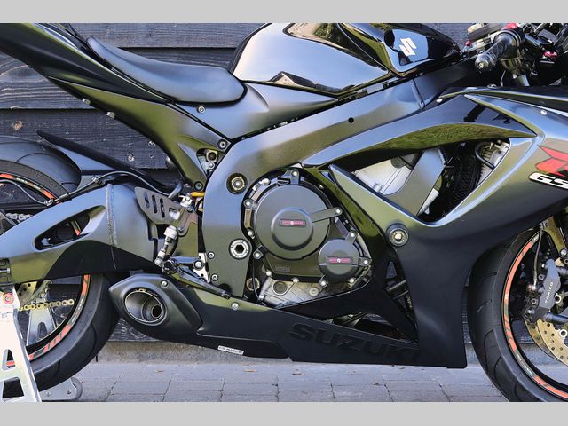 suzuki - gsx-r-750