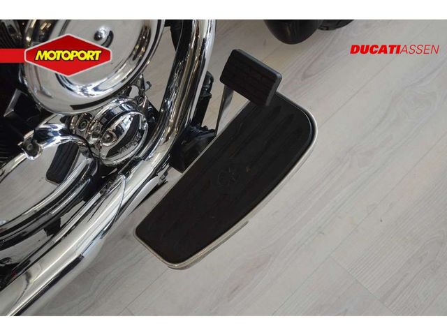 yamaha - xvs-1100-a-dragstar-classic