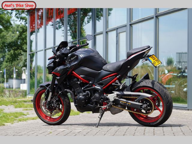 kawasaki - z900