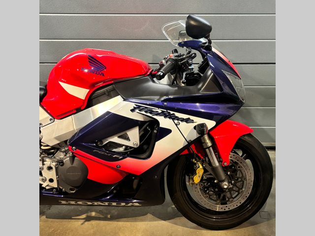 honda - cbr-900-rr-fireblade