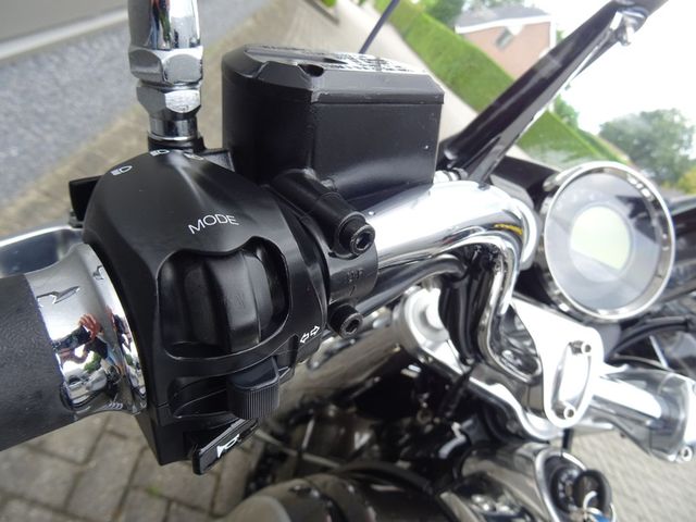 moto-guzzi - california-1400-touring-abs
