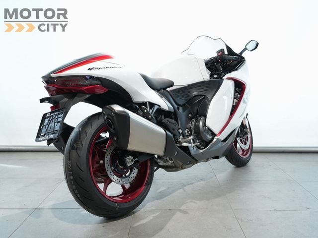 suzuki - gsx-r-1300-hayabusa