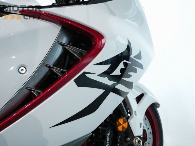 suzuki - gsx-r-1300-hayabusa