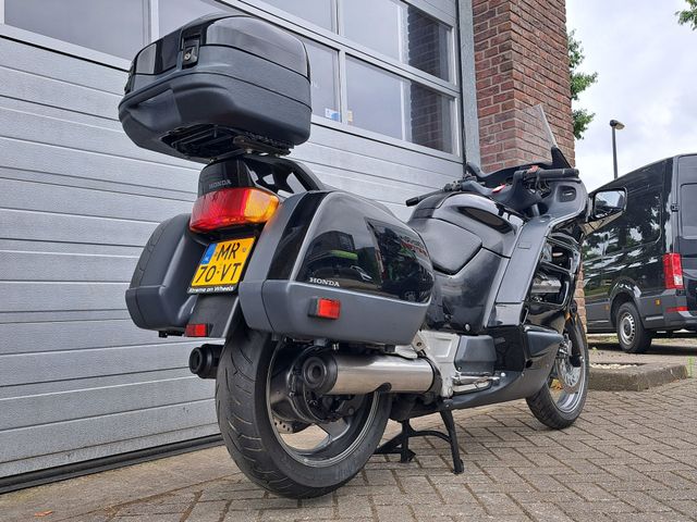 honda - st-1100-pan-european