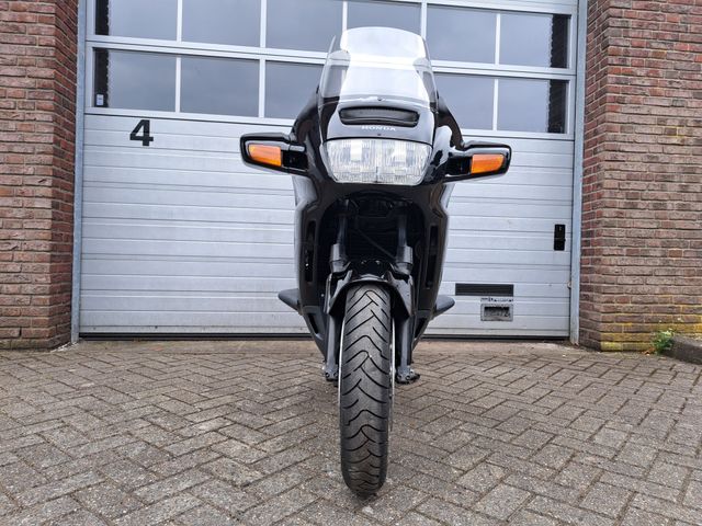 honda - st-1100-pan-european