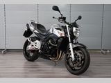 SUZUKI GSR 600