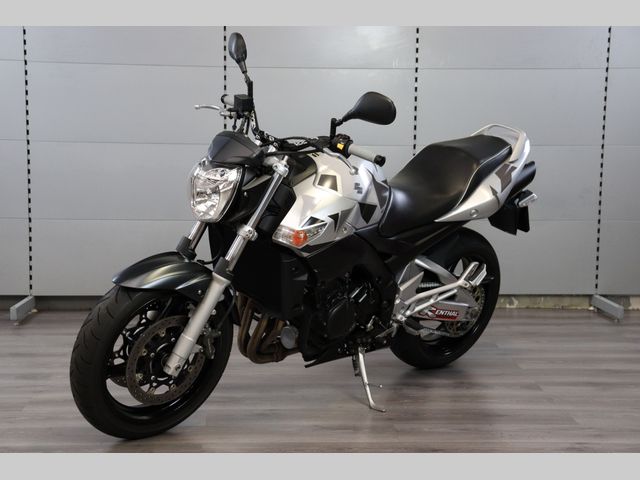 suzuki - gsr-600