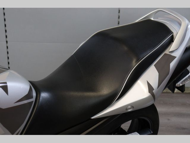 suzuki - gsr-600