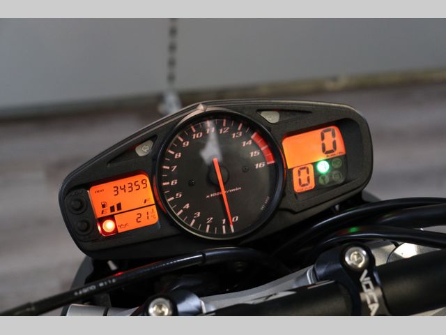 suzuki - gsr-600