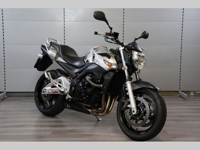 suzuki - gsr-600