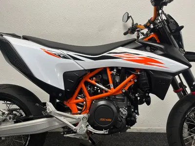 KTM 690 SMC R – foto 2