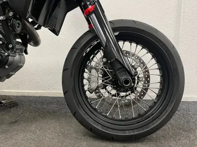 KTM 690 SMC R – foto 3