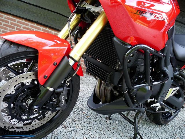 triumph - tiger-1050-se