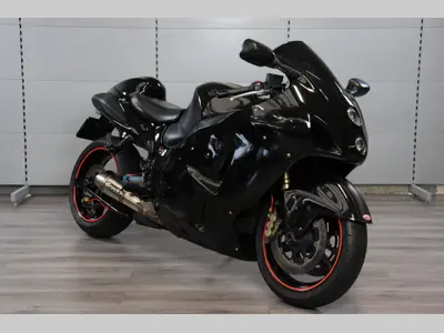SUZUKI GSX 1300 R – foto 2
