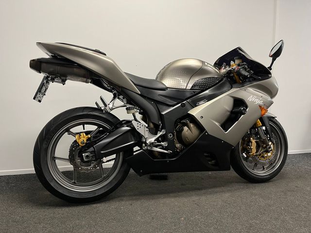 kawasaki - zx-6r-ninja