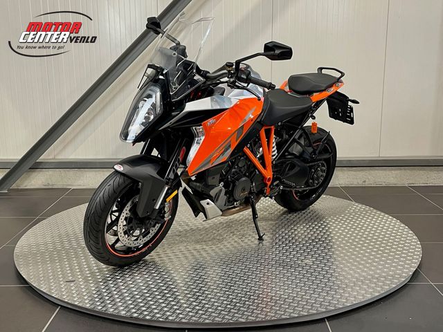 ktm - 1290-super-duke-gt