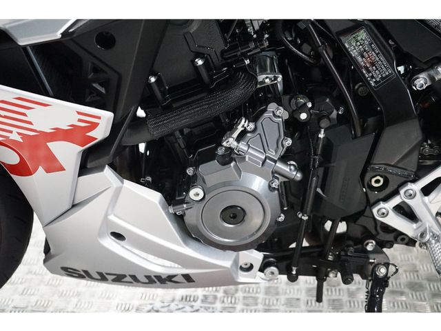 suzuki - gsx-8r