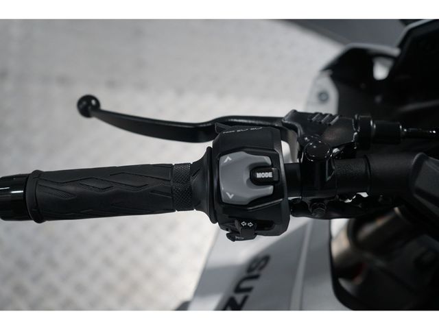 suzuki - gsx-8r