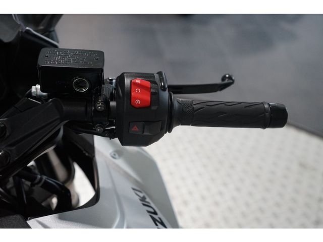 suzuki - gsx-8r