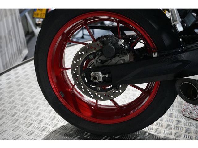 suzuki - gsx-8r