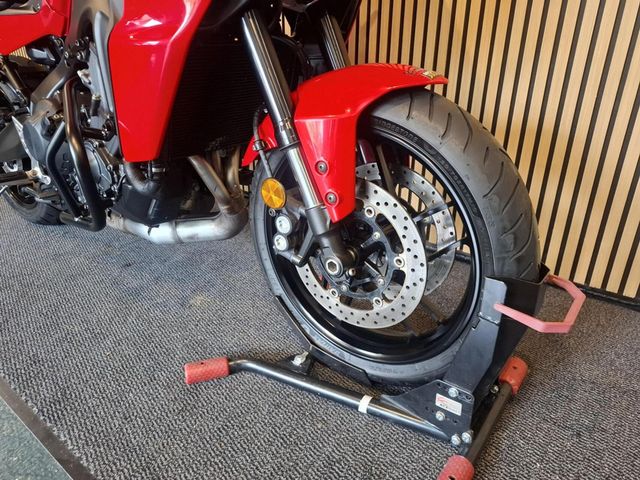 yamaha - tracer-9