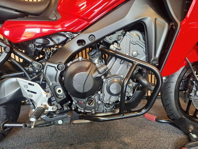 yamaha - tracer-9