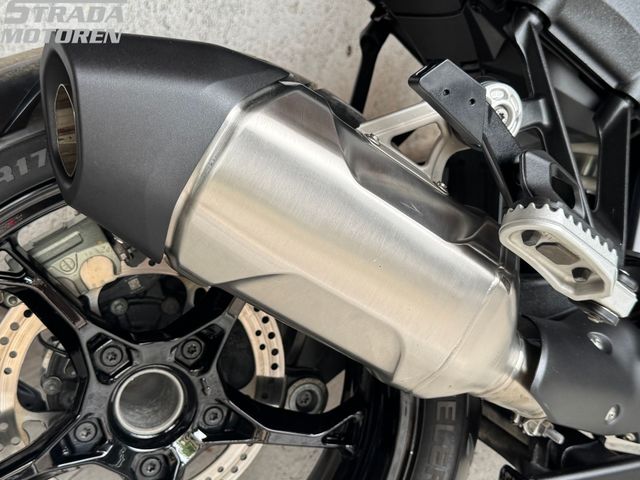 bmw - r-1300-gs-triple-black