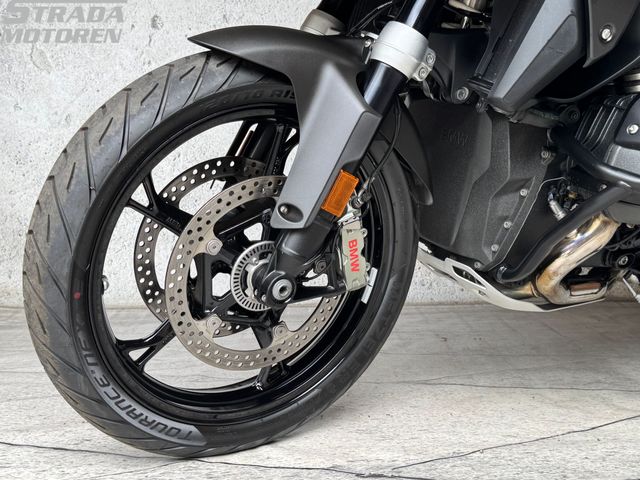 bmw - r-1300-gs-triple-black