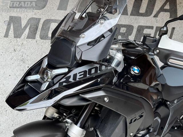 bmw - r-1300-gs-triple-black