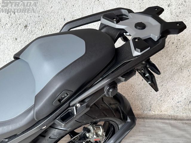 bmw - r-1300-gs-triple-black