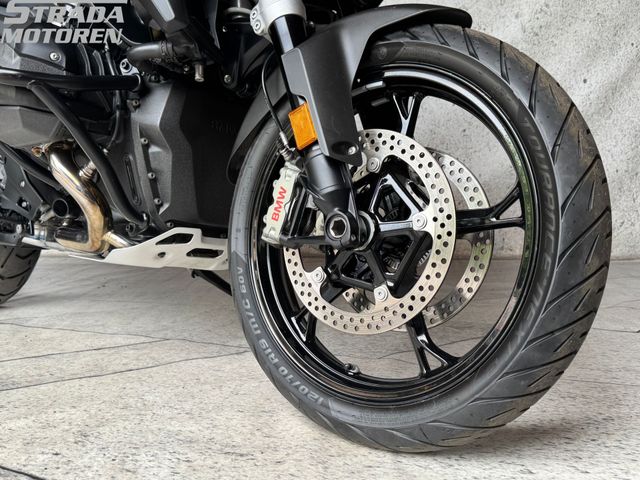 bmw - r-1300-gs-triple-black