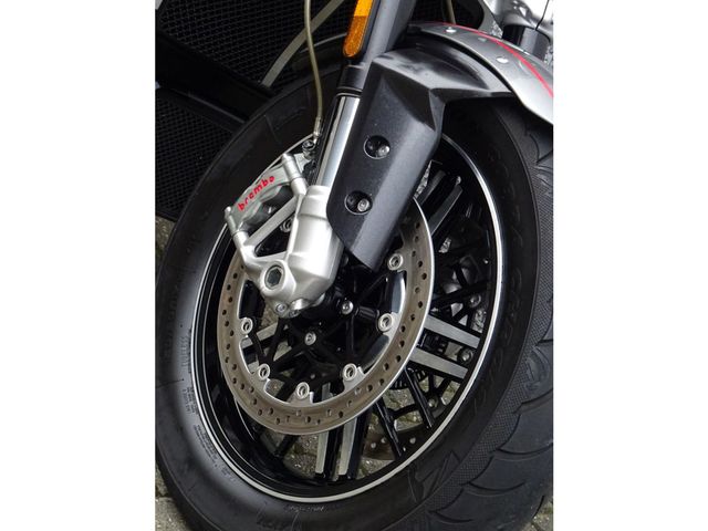 triumph - rocket-3-gt