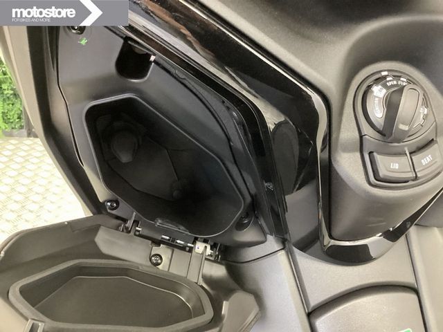 yamaha - x-max-300-tech-max