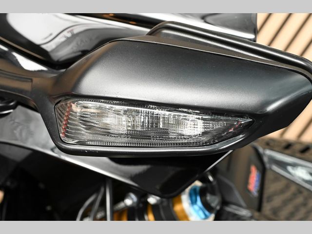 honda - cbr-1000-rr-r-fireblade-sp