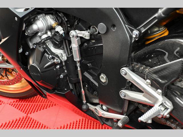 honda - cbr-1000-rr-r-fireblade-sp