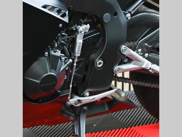 honda - cbr-1000-rr-r-fireblade-sp