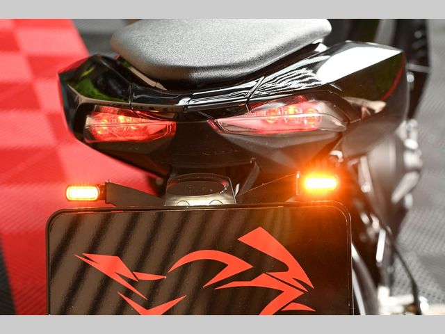 honda - cbr-1000-rr-r-fireblade-sp