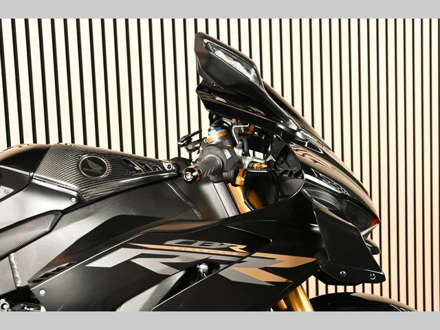 honda - cbr-1000-rr-r-fireblade-sp