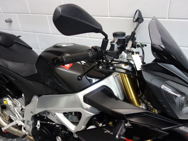 aprilia - tuono-v4