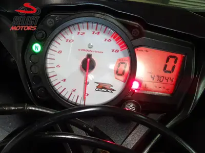 SUZUKI GSX-R 600 – foto 2