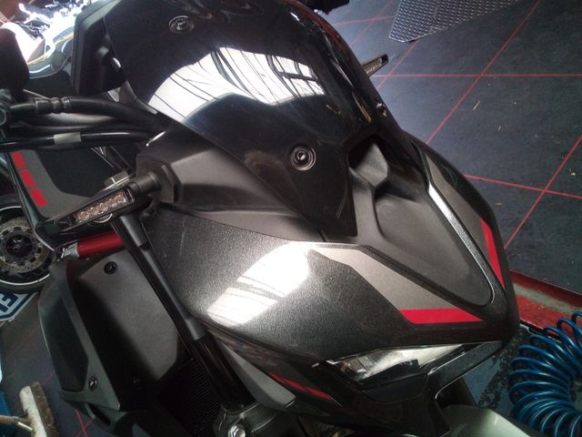 kawasaki - z900